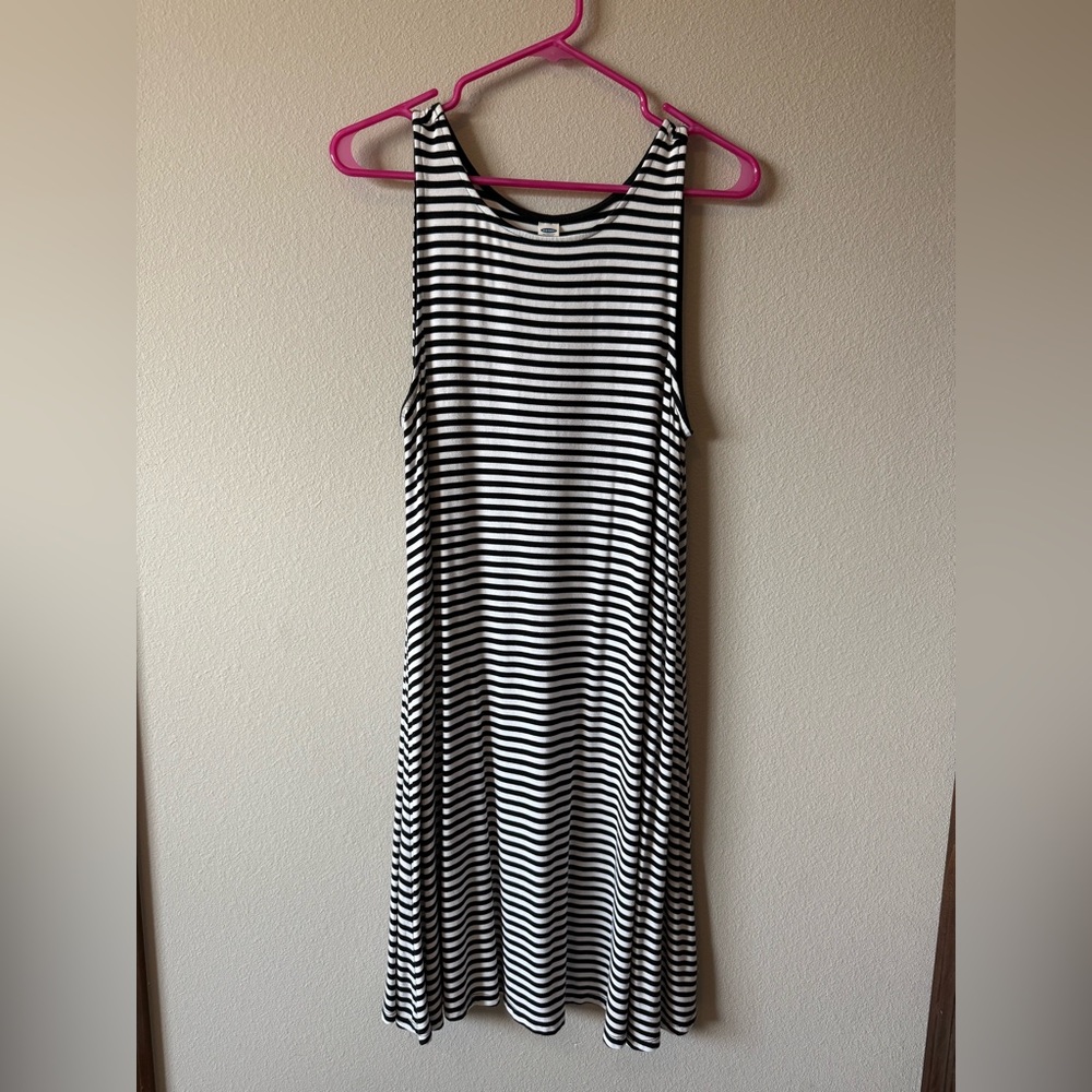 Old Navy Black and White Sleeveless Dress